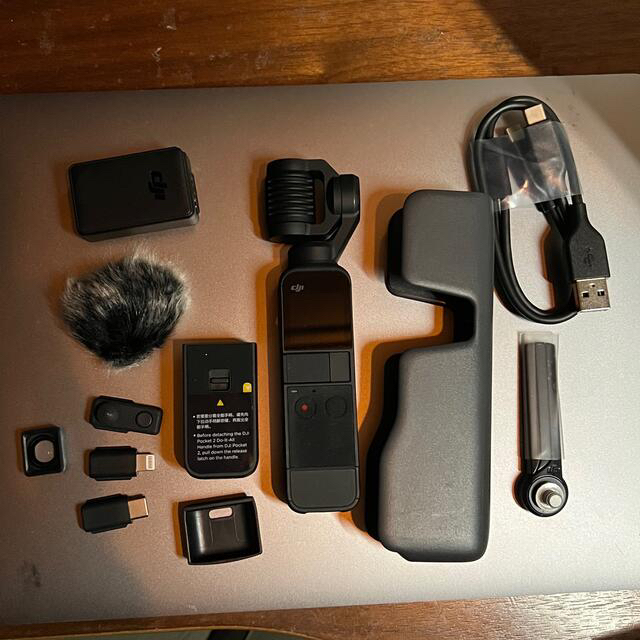 DJI Pocket 2 Creator コンボ 黒【おまけ】スマホホルダー付き スマホ/家電/カメラのカメラ(ビデオカメラ)の商品写真