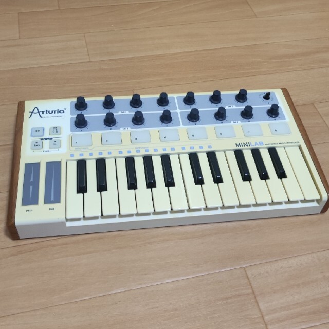 Arturia MINILAB midiコントローラー キーボード 楽器のDTM/DAW(MIDIコントローラー)の商品写真