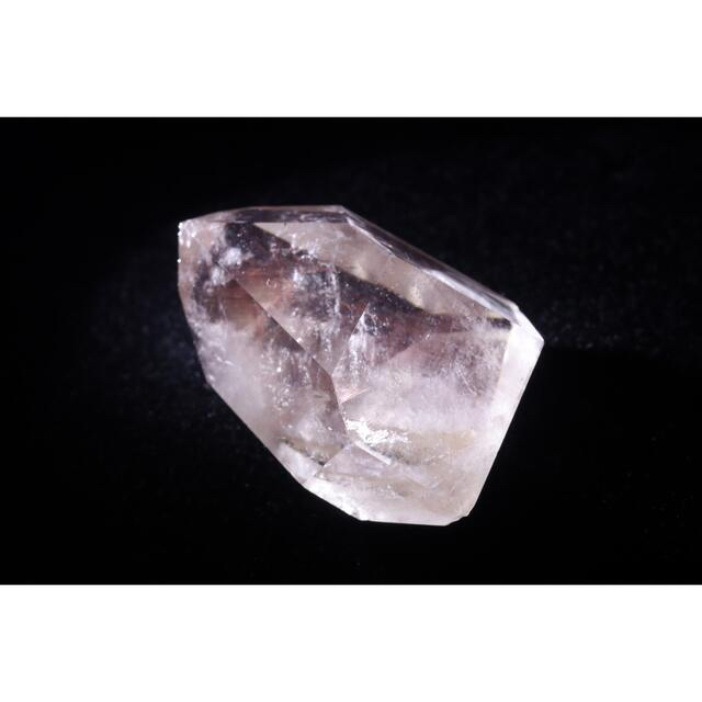 天然石 ピンクエンジェルラダークォーツ 水晶 ポイント 六角柱 ① 天然石 ピンクエンジェルラダークォーツ 水晶 ポイント 六角柱 ①
