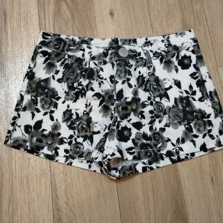 ちい様専用 花柄 ショートパンツ s(ショートパンツ)