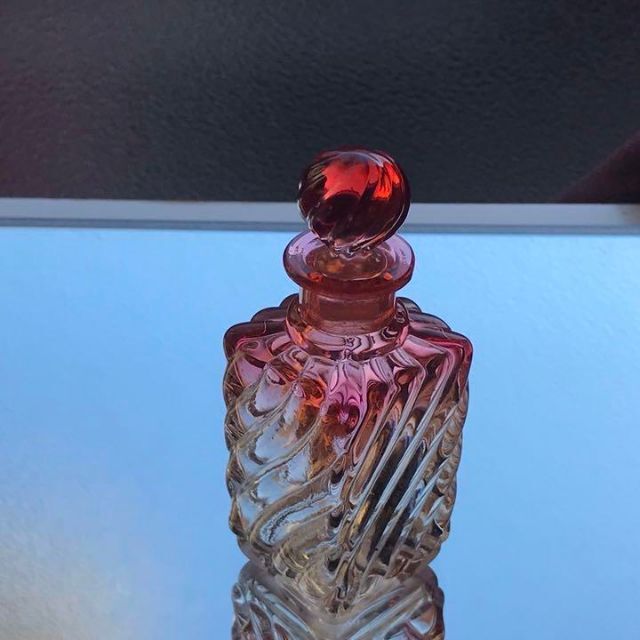 極小オールドバカラBACCARATバンブーBambou香水瓶 赤のグラデーション 