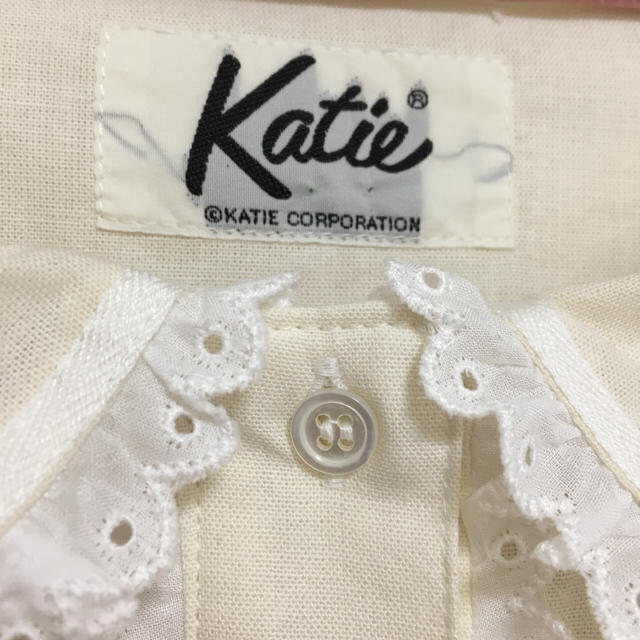 Katie(ケイティー)のkatie フリルブラウス レディースのトップス(シャツ/ブラウス(長袖/七分))の商品写真