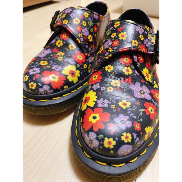 Dr.Martens(ドクターマーチン)のドクターマーチン ローファー 花柄 レトロ レディースの靴/シューズ(ローファー/革靴)の商品写真