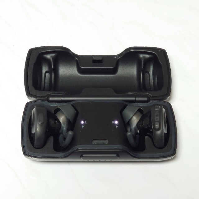 BOSE(ボーズ)のBose SoundSport Free wireless headphones スマホ/家電/カメラのオーディオ機器(ヘッドフォン/イヤフォン)の商品写真