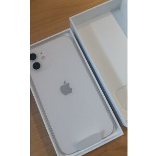 アイフォーン(iPhone)のアップル iPhone12 64GB ホワイト au(スマートフォン本体)