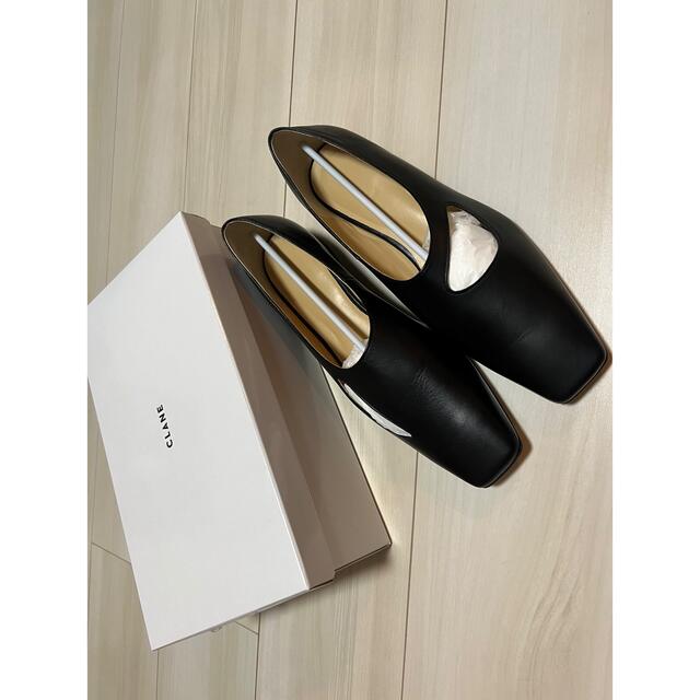 CLANE(クラネ)のCLANE ASYMMETRY HOLE FLAT SHOES black レディースの靴/シューズ(ハイヒール/パンプス)の商品写真