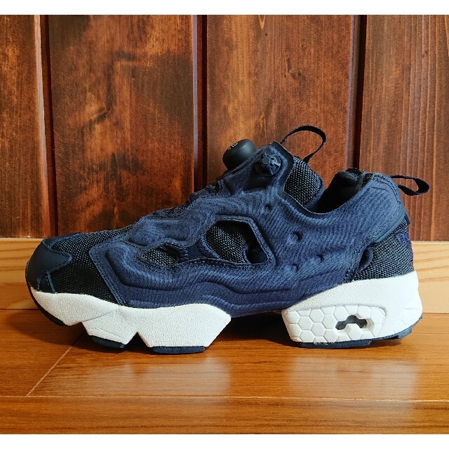 Reebok(リーボック)の25.5 良品 Reebok  INSTA PUMP FURY OG  紺 メンズの靴/シューズ(スニーカー)の商品写真