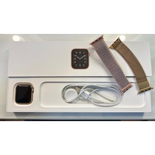 アップルウォッチ(Apple Watch)のApple Watch SE 40mm セルラー　ゴールド(腕時計(デジタル))