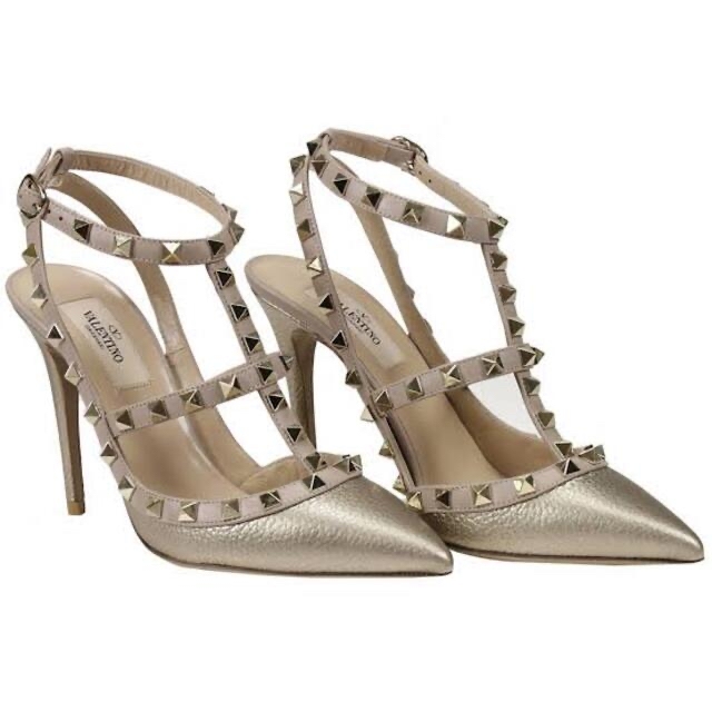 日本に VALENTINO - VALENTINO ロックスタッズパンプス ハイヒール+