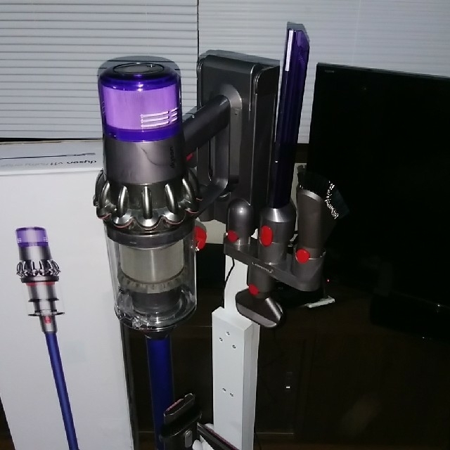 Dyson(ダイソン)のヘッド選択制 dyson v11 多用途 クリーナー DIY充電ドック スマホ/家電/カメラの生活家電(掃除機)の商品写真