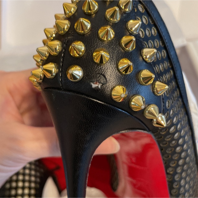 Christian Louboutin(クリスチャンルブタン)のクリスチャンルブタン  version black/gold   パンプス レディースの靴/シューズ(ハイヒール/パンプス)の商品写真