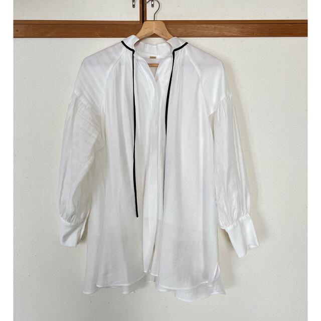 Mila Owen(ミラオーウェン)の襟リボン袖ボリュームギャザーブラウス レディースのトップス(シャツ/ブラウス(長袖/七分))の商品写真