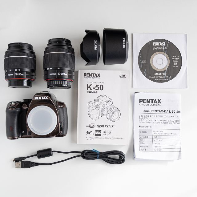PENTAX K-50 メタルブラウン/ブラック　Wズームキットカメラ