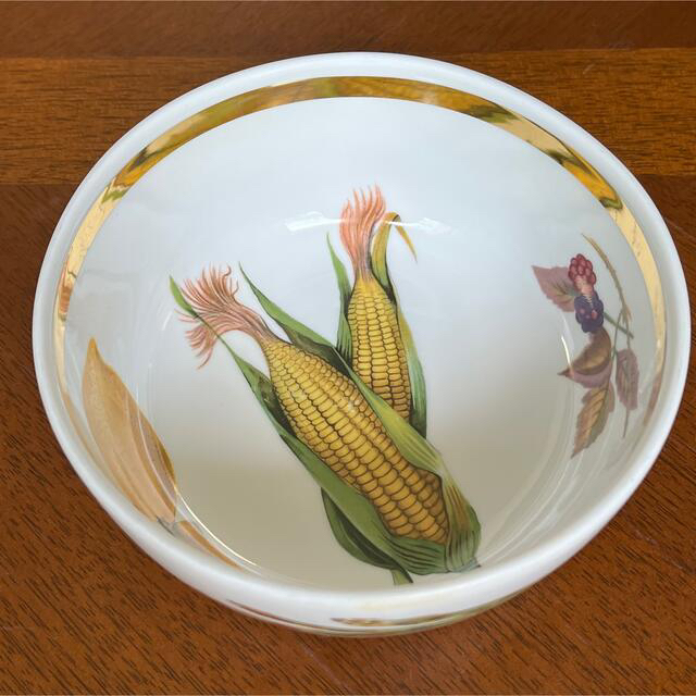 Royal Worcester(ロイヤルウースター)のロイヤルウースター★イヴシャム★ボウル　2点と蓋つきココット2点 インテリア/住まい/日用品のキッチン/食器(食器)の商品写真