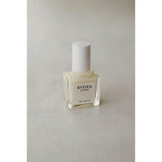 ビューティアンドユースユナイテッドアローズ(BEAUTY&YOUTH UNITED ARROWS)の【人気色】BYOKA （ビョーカ）ネイルカラLINEN（リネン）(マニキュア)