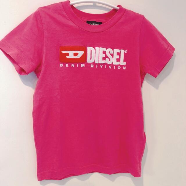 DIESEL(ディーゼル)のディーゼルキッズ　ガールズ　ピンク半袖Tシャツ　95㎝相当 キッズ/ベビー/マタニティのキッズ服女の子用(90cm~)(Tシャツ/カットソー)の商品写真