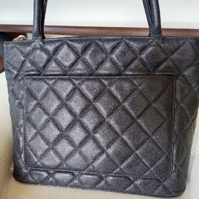 CHANEL(シャネル)のシャネル復刻トートキャビヤスキン　正規品美品　ヴィトンロエベグッチセリーヌ好き レディースのバッグ(トートバッグ)の商品写真