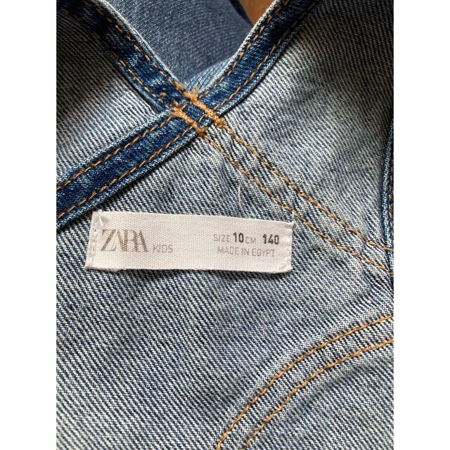 ZARA(ザラ)のZARA サイズ10 デニムワンピース キッズ/ベビー/マタニティのキッズ服女の子用(90cm~)(スカート)の商品写真