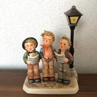 フンメル人形 【A Tuneful Trio】美品-