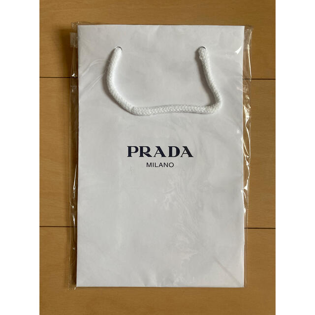 PRADA(プラダ)のPRADA☆ショッパー【未使用】 レディースのバッグ(ショップ袋)の商品写真