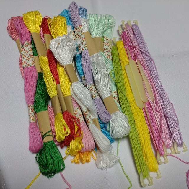 OLYMPUS(オリンパス)のクロスステッチキット　刺繍糸　刺しゅう糸 ハンドメイドの素材/材料(その他)の商品写真