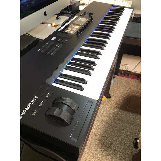 美品 KOMPLETE KONTROL S61 MK2 + KOMPLETE13 楽器のDTM/DAW(ソフトウェア音源)の商品写真