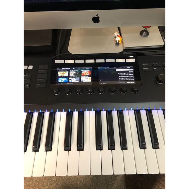 美品 KOMPLETE KONTROL S61 MK2 + KOMPLETE13 楽器のDTM/DAW(ソフトウェア音源)の商品写真