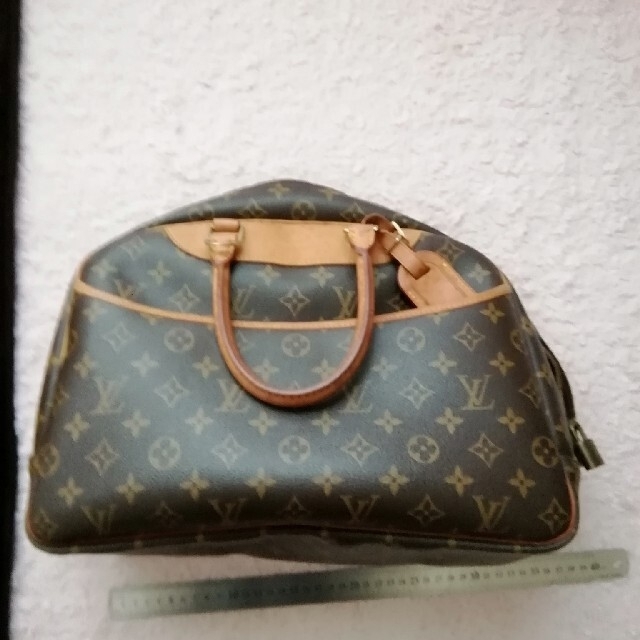 LOUIS VUITTON　ドーヴィル