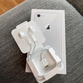 アイフォーン(iPhone)のiPhone 純正　イヤホン(ヘッドフォン/イヤフォン)