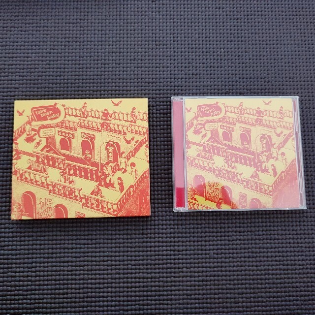 UNISON SQUARE GARDEN(ユニゾンスクエアガーデン)のfake town baby（初回限定盤） エンタメ/ホビーのCD(ポップス/ロック(邦楽))の商品写真