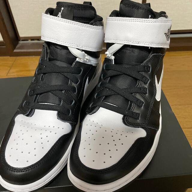 NIKE(ナイキ)のAIR JORDAN1 HI FLYEASE.  WHITE メンズの靴/シューズ(スニーカー)の商品写真