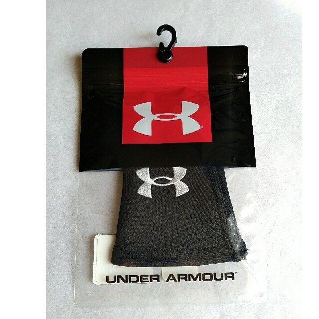 UNDER ARMOUR(アンダーアーマー)の新品 【UNDER ARMOUR】 UAモビリティ リストバンド（ベースボール） スポーツ/アウトドアのトレーニング/エクササイズ(トレーニング用品)の商品写真