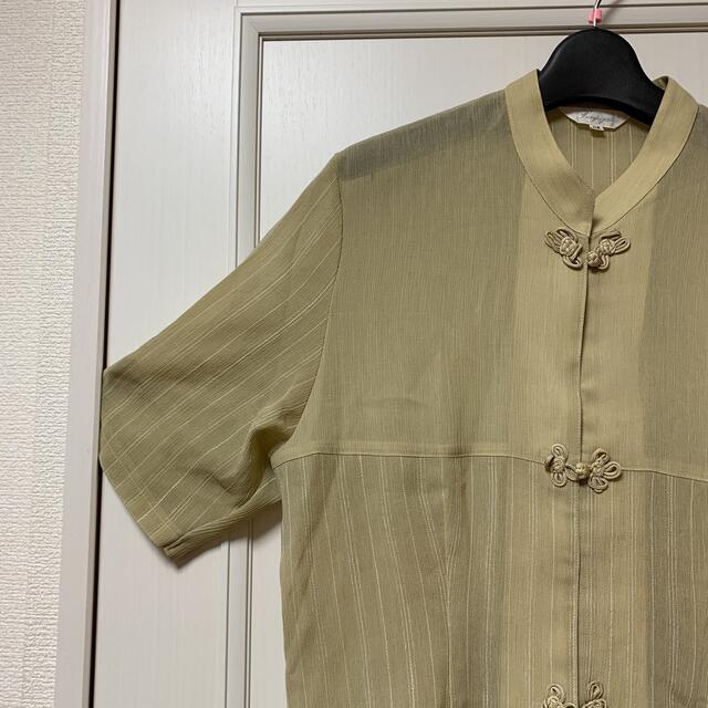 カーキベージュ チャイナ風ブラウス 5分袖 透け感 昭和レトロ 日本製 レディースのトップス(シャツ/ブラウス(半袖/袖なし))の商品写真