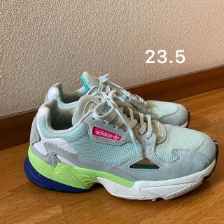 アディダス(adidas)のadidas ダッドスニーカー　アディダス　ファルコン　23.5(スニーカー)