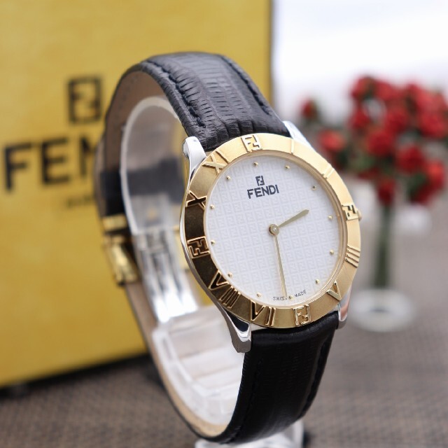 FENDI(フェンディ)の付属品付き【未使用】FENDI 2000G/動作良好 超美品 人気モデル メンズの時計(腕時計(アナログ))の商品写真