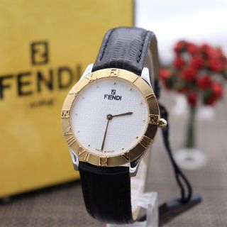 ❗️最終SALE❗️本物保証❗️箱付き美品FENDI レディース腕時計