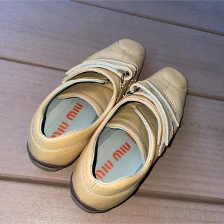 ミュウミュウ(miumiu)の【送料込み】ミュウミュウ　miumiu 靴　24cm(その他)