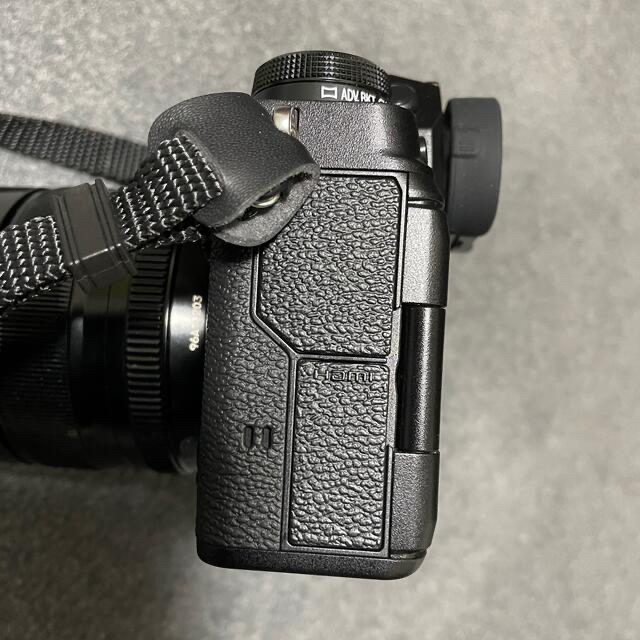 富士フイルム(フジフイルム)のFUJIFILM X-T4 美品　シャッター数200未満 スマホ/家電/カメラのカメラ(ミラーレス一眼)の商品写真