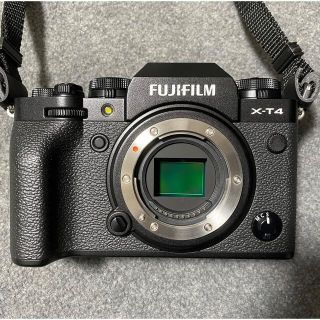 フジフイルム(富士フイルム)のFUJIFILM X-T4 美品　シャッター数200未満(ミラーレス一眼)