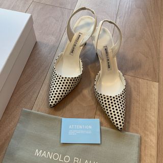 マノロブラニク(MANOLO BLAHNIK)のマノロブラニク　キャロリーヌ　国内ブティック購入　ドット柄　パンプス　(ハイヒール/パンプス)