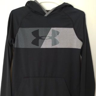 アンダーアーマー(UNDER ARMOUR)のUNDER ARMOUR フード付きロングTシャツ(Tシャツ/カットソー)