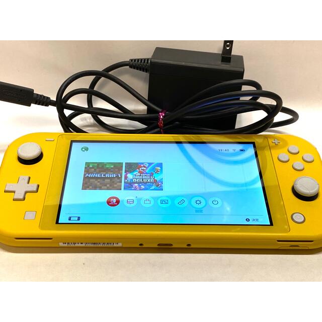 ニンテンドー　スイッチ　ライト　イエローその他