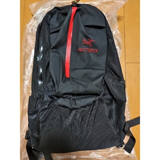 アークテリクス(ARC'TERYX)の【新品】アロー 22 アークテリクス ブラック レッドテトラ arro22(バッグパック/リュック)