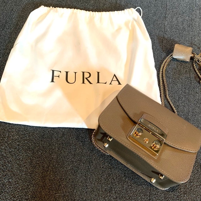 タイムセール‼️FURLA フルラ　メトロポリス　ミニ　ショルダーバッグベージュチェーンバッグ