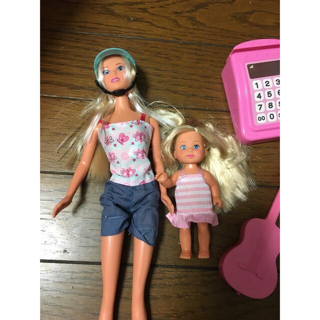 Barbie(バービー)のバービー子供と一緒セット キッズ/ベビー/マタニティのおもちゃ(楽器のおもちゃ)の商品写真