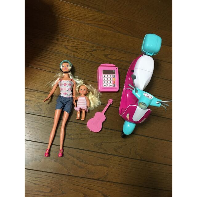 Barbie(バービー)のバービー子供と一緒セット キッズ/ベビー/マタニティのおもちゃ(楽器のおもちゃ)の商品写真