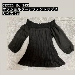 セシルマクビー(CECIL McBEE)のCECIL Mc BEE オフショルダー シフォン プリーツ トップス(シャツ/ブラウス(長袖/七分))