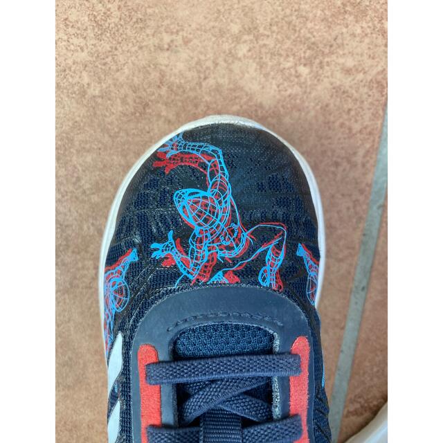 adidas(アディダス)のアディダス　マーベル　スパイダーマン　キッズシューズ15cm キッズ/ベビー/マタニティのキッズ靴/シューズ(15cm~)(スニーカー)の商品写真