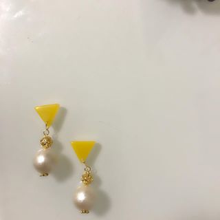 イエナ(IENA)の揺れるパール×さんかくピアス(ピアス)