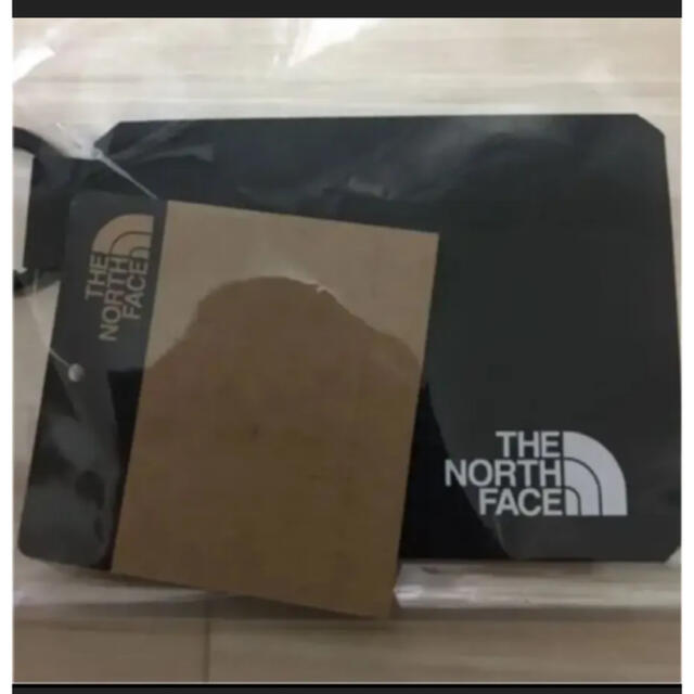 THE NORTH FACE(ザノースフェイス)の【未開封新品】ノースフェイス　パスケース　カードホルダー　定期券入れ　ブラック レディースのファッション小物(パスケース/IDカードホルダー)の商品写真